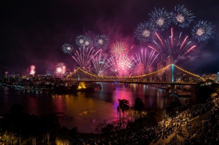 
布里斯班节-太阳晚餐河畔焰火&nbsp;